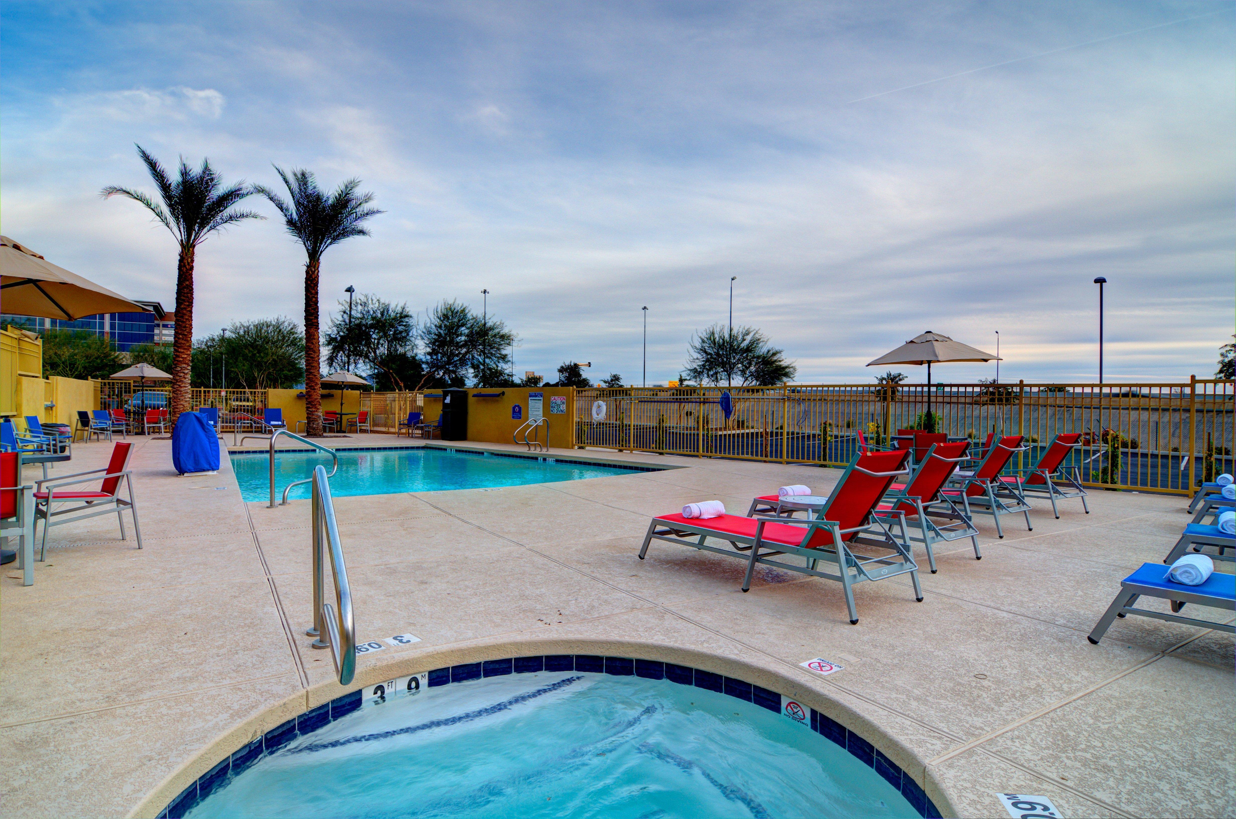 Holiday Inn Express & Suites - Phoenix North - Scottsdale By Ihg מראה חיצוני תמונה